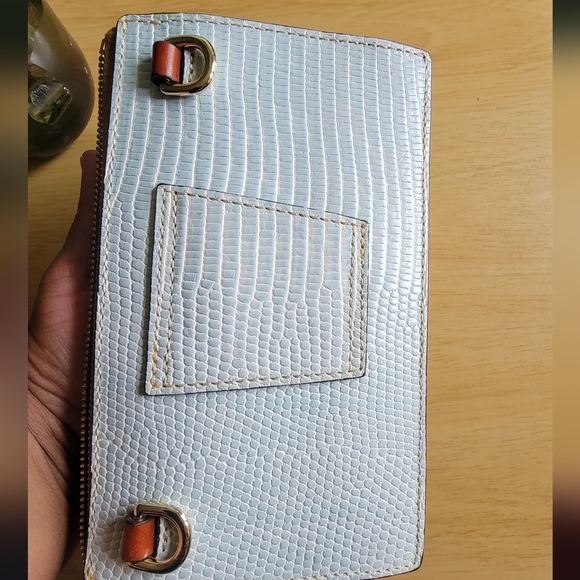 DOONEY & BOURKE Baby Blue Crossbody Bag. EUC. - Picture 5 of 13